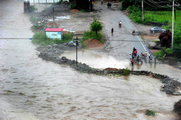 Torrential rain floods Liaoning, NE China