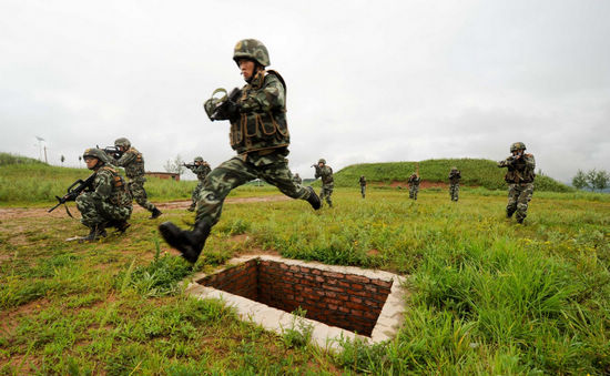 Border police hold exercise in Jilin