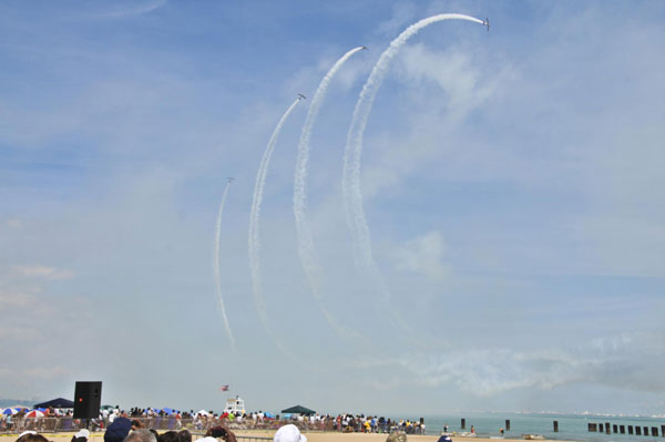 Chicago Air and Water Show kicks off