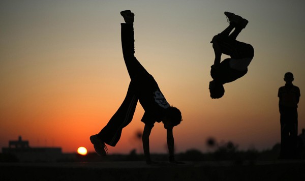 Palestinian youths show parkour skills[3]|chinad