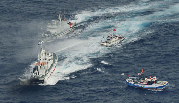 Japan fires water cannon at Taiwan boats