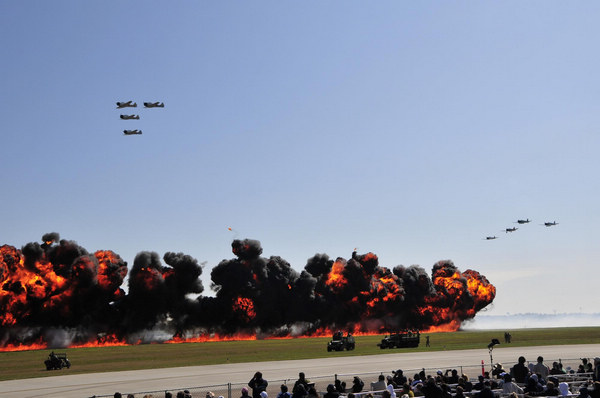 Houston air show kicks off