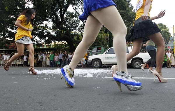 High heel race is such a drag