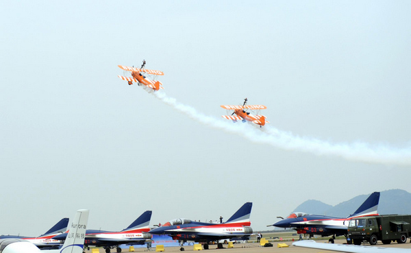 European aerobatic team performs at Zhuhai airshow