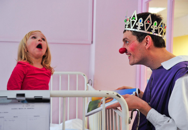 Clown 'doctors' use laughter to aid patients