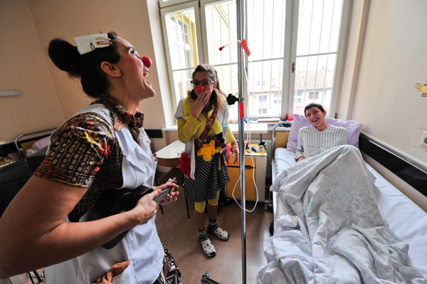 Clown 'doctors' use laughter to aid patients