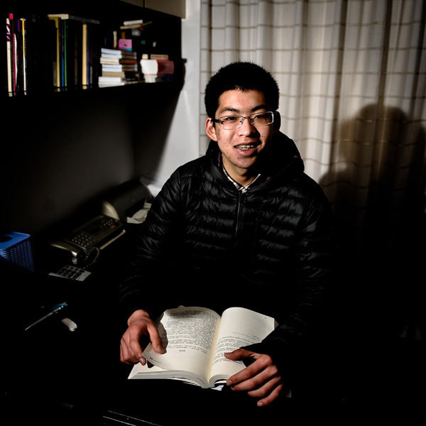 Xu Lihan, 17, crashed into a BMW parked on the side of the road while riding his bike in East China's city of Yangzhou, breaking a rearview mirror and leaving a scratch on the vehicle. Good Samaritans of 2012