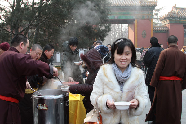 Free <EM>laba</EM> porridge at Lama Temple