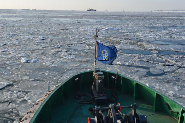 Ice surface grows in Bohai Sea