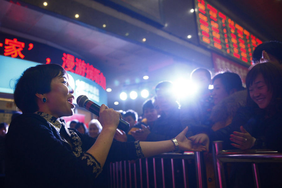 China witnesses travel peak as festival draws near