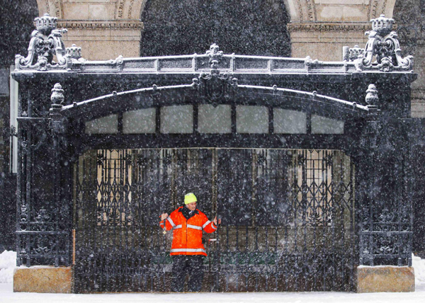 Blizzards strike northeastern US