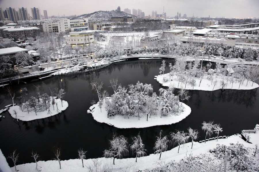Snowfall hits cities in eastern and central China