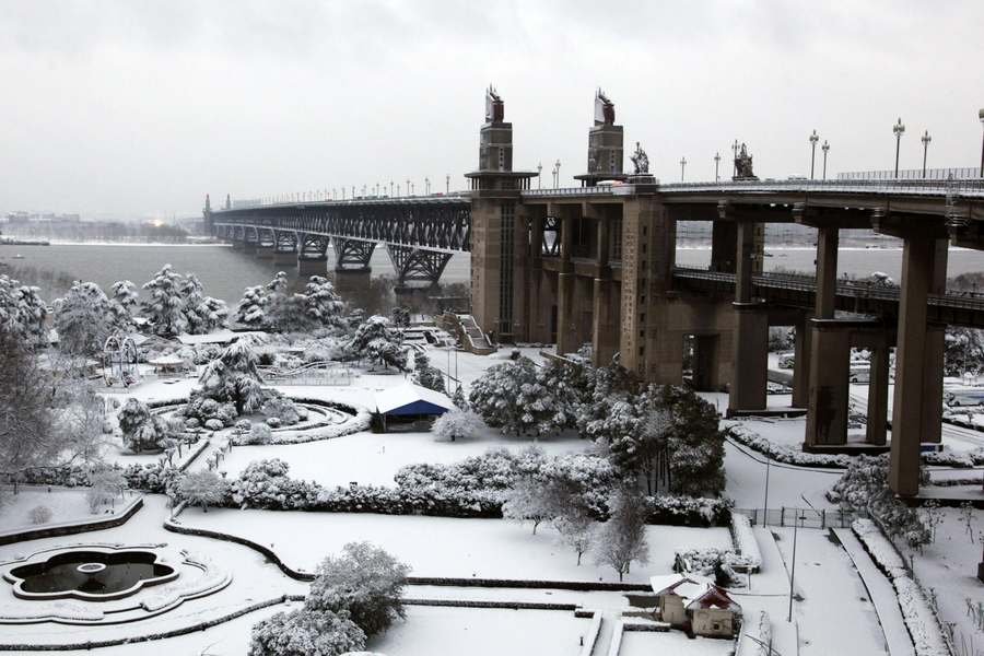 Snowfall hits cities in eastern and central China Snowfall hits cities in eastern and central China