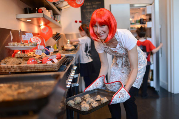 British PM's wife bakes 'charity cakes'