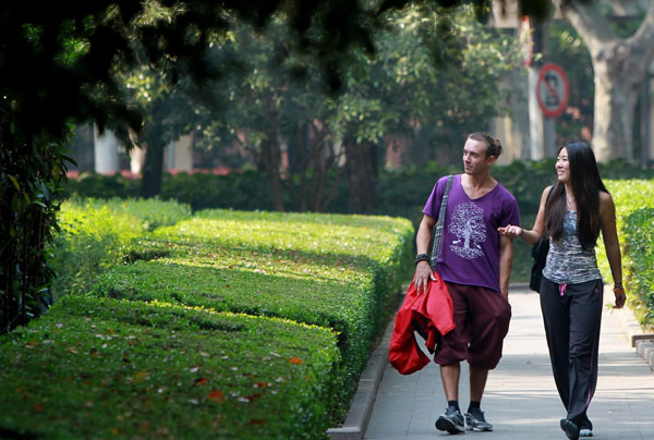 Heat wave hits China cities