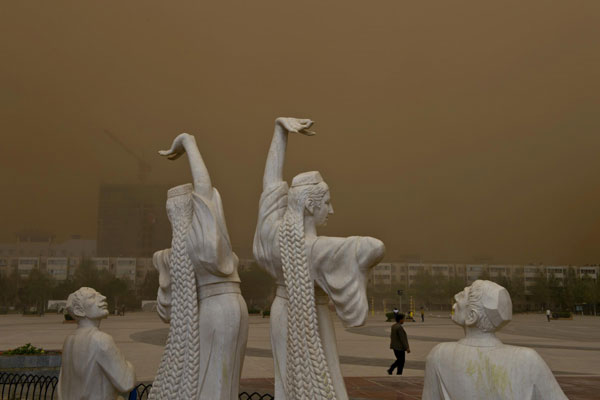 Sandstorms hit Northwest China