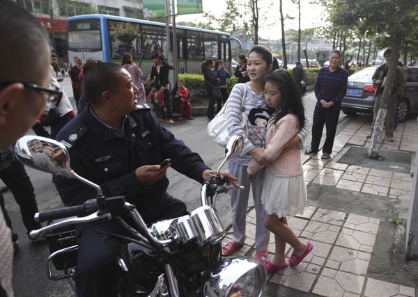 In Photos: 7.0-magnitude quake hits Sichuan