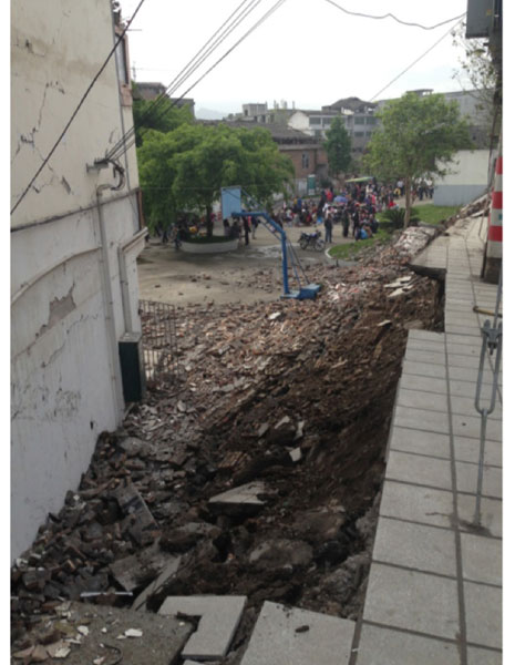 Quake rubbles are pictured by Sina weibo blogger meaningless_pihuaduo after a 7.0-magnitude earthquake shocks Lushan county of Ya'an city, Southwest China's Sichuan province, April 20, 2013. In Photos: 7.0-magnitude quake hits Sichuan