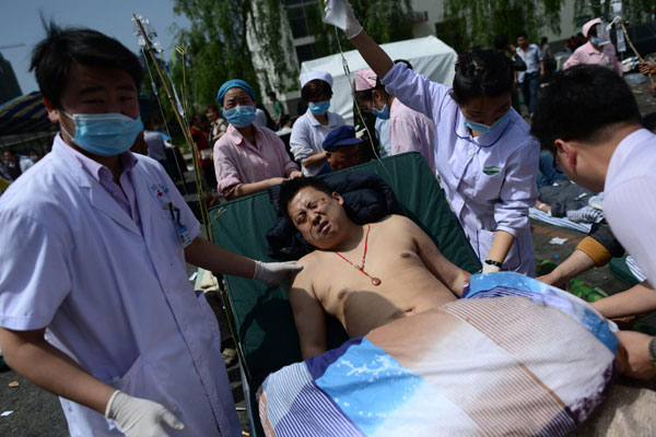 In Photos: 7.0-magnitude quake hits Sichuan