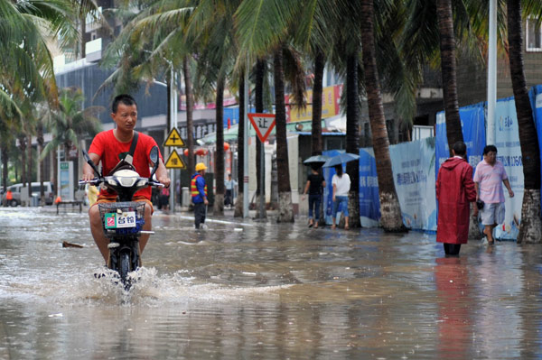 Heavy rain affects traffic in S China