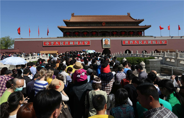 Tourism boosted in Beijing during May Day holiday