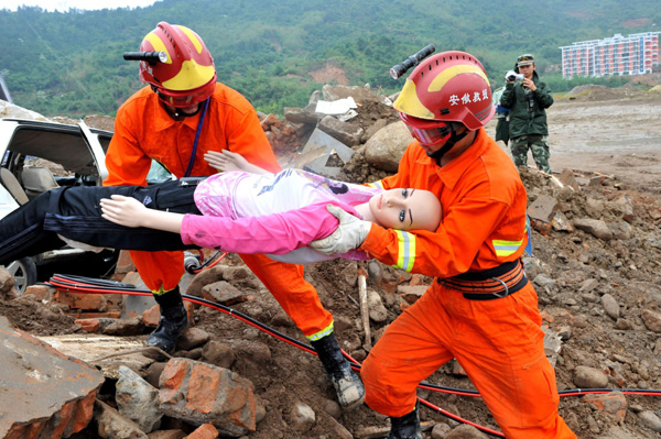 Joint quake rescue drill in East China