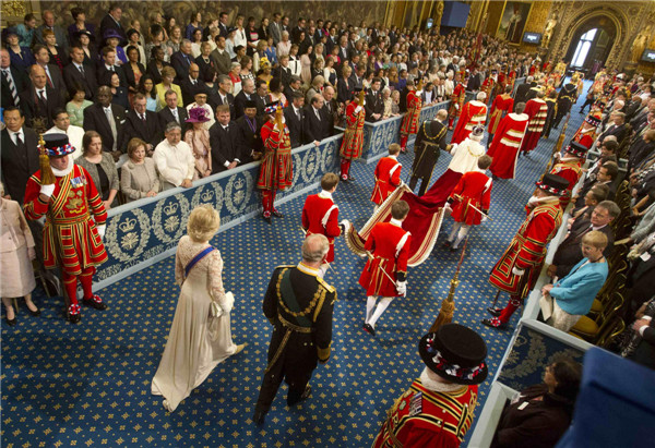 Queen Elizabeth opens Parliament