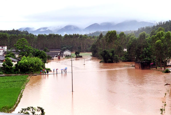 China issues alert for rainstorms in south