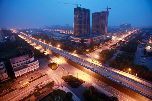 Blowing bridges in Wuhan