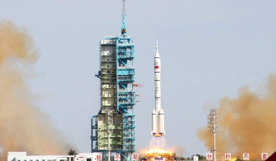 Shenzhou-X spacecraft blasts off