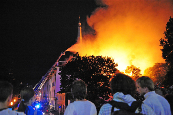 Fire breaks out on roof of Riga Castle, Latvia