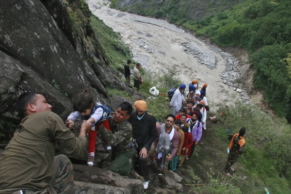 207 killed, 50,000 stranded in N.India floods