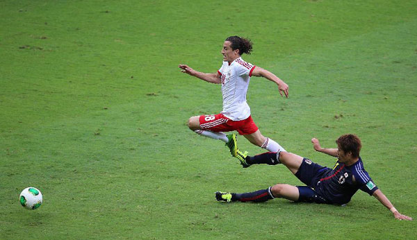 Mexico overwhelms Japan 2-1 in Confederations Cup