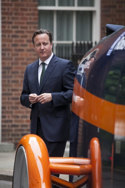 Bloodhound Super Sonic Car parks up in London