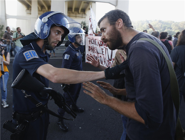 Portuguese stage general strike against austerity