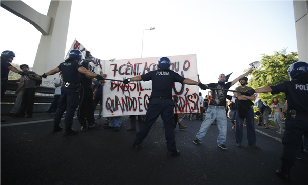 Portuguese stage general strike against austerity