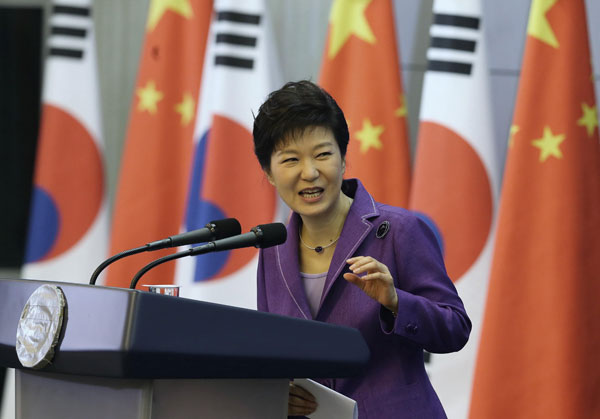 Park delivers speech at Tsinghua University