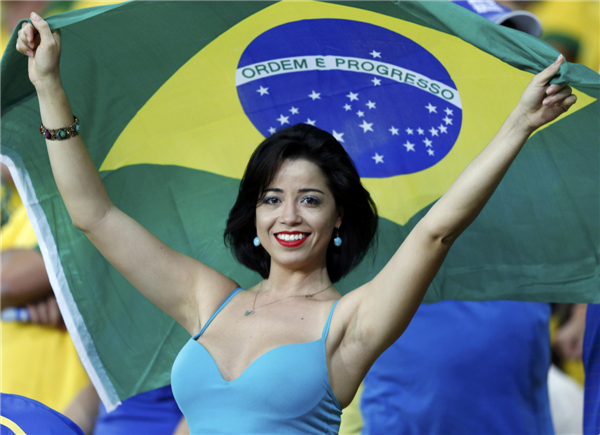 Cheering fans at the Confed Cup final