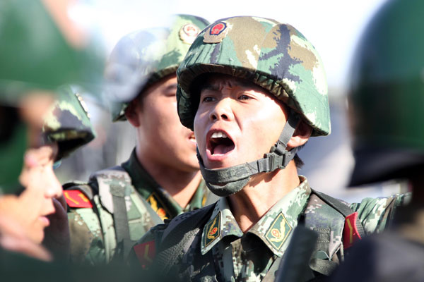 Anti-terror drill staged in Xinjiang