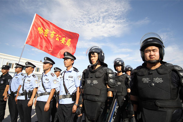 Anti-terror drill staged in Xinjiang