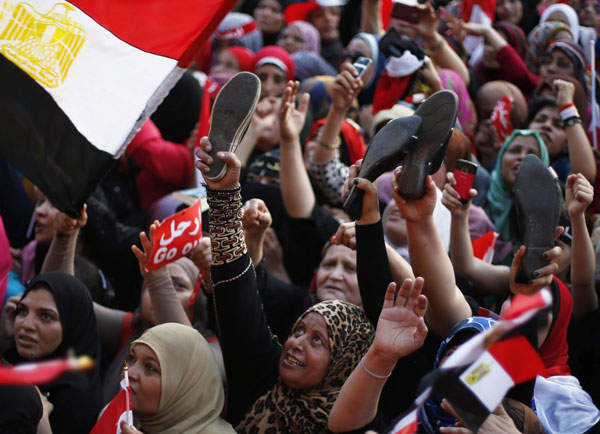 Jubilant crowds celebrate after Morsi overthrown