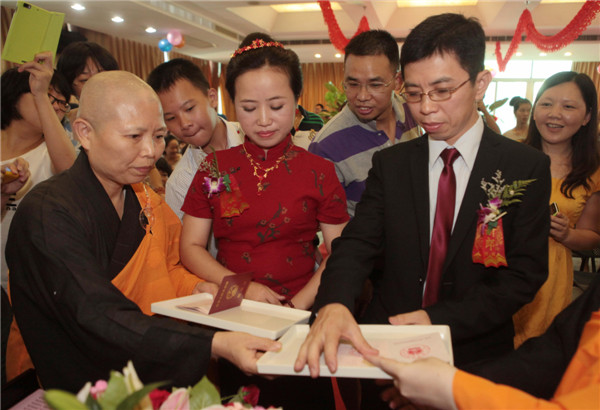 Buddhist wedding chimes in E China