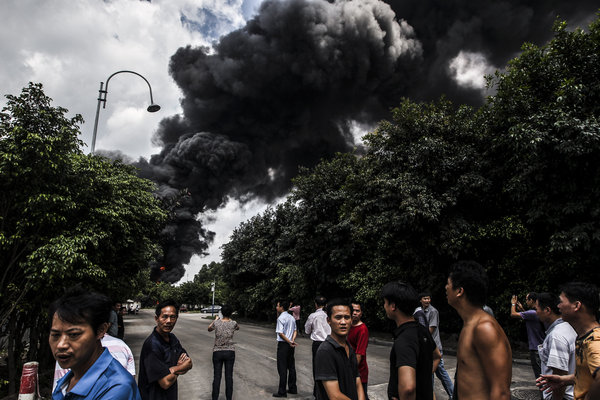 Fire in S China takes down food warehouses