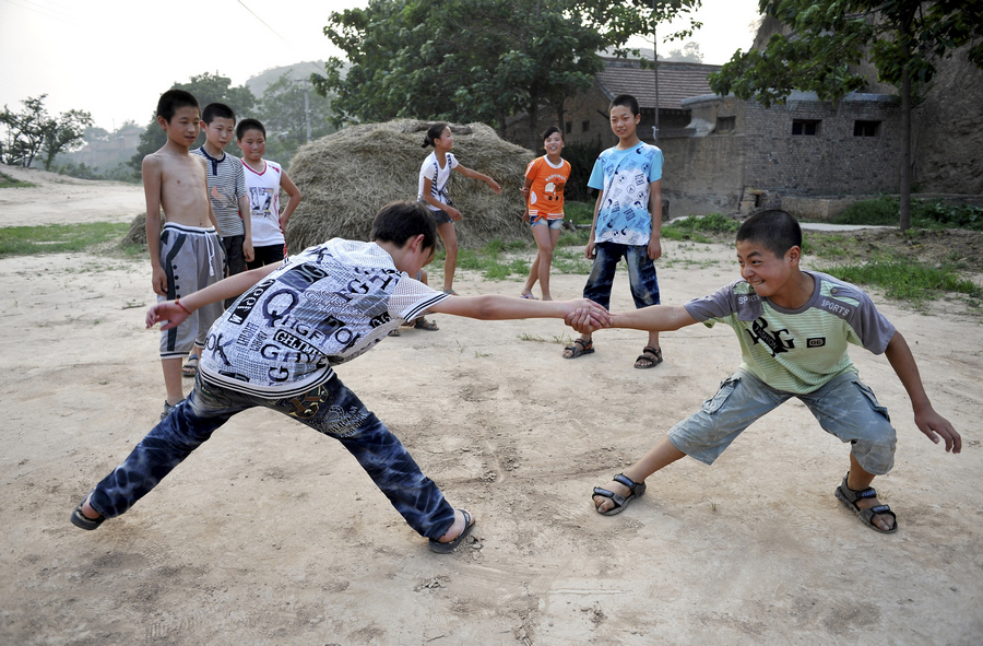 Who has more summer fun: Rural or urban kids?