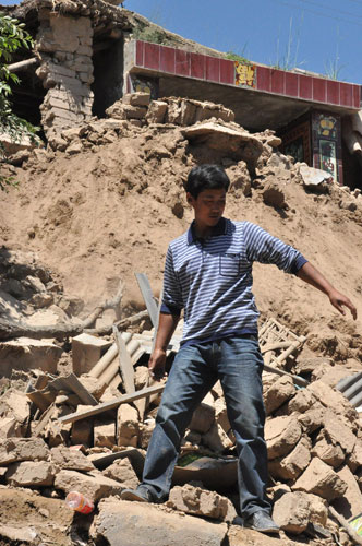 Images from deadly quake zone