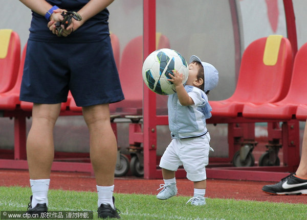 Conca's son shows off his own fancy footwork