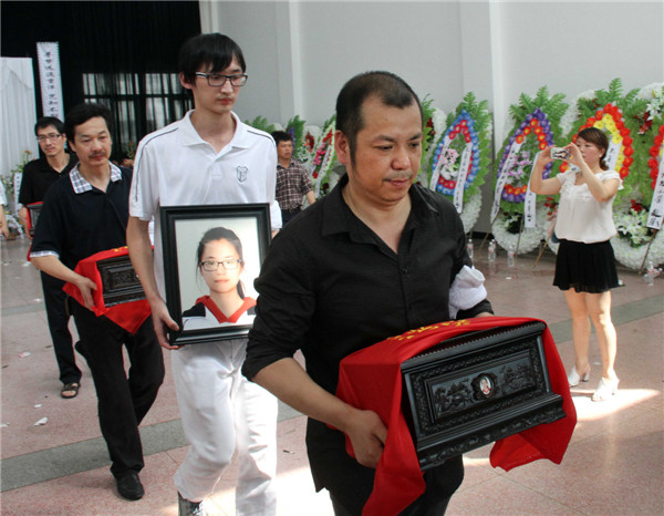 Remembrance for China's air crash victims