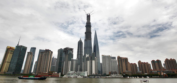 World's 2nd tallest building tops out in China