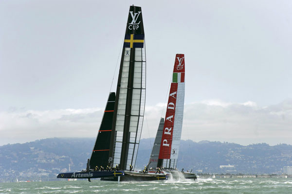 Italy leads the Louis Vuitton Cup semi-finals