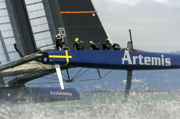 Italy leads the Louis Vuitton Cup semi-finals